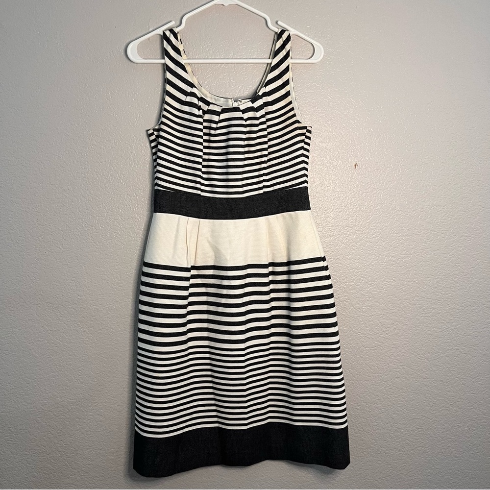 Banana Republic Italian Fabric Sleeveless Striped Dress Black/White size 2